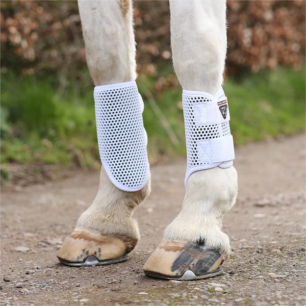 Equilibrium Tri-Zone Brushing Boot 8546 - White